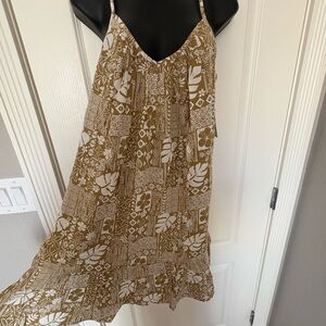 Billabong Tan and White Geometric Dress